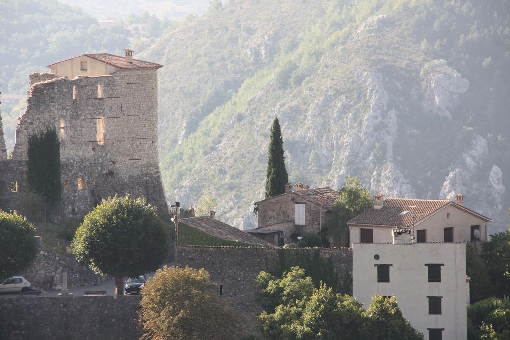 Au Pied Du Chateau غريولييه ليه نييج المظهر الخارجي الصورة