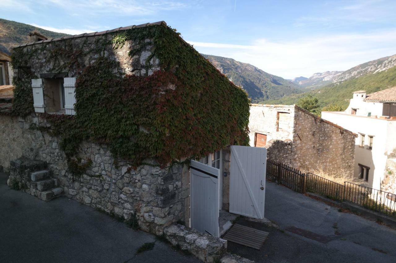 Au Pied Du Chateau غريولييه ليه نييج المظهر الخارجي الصورة