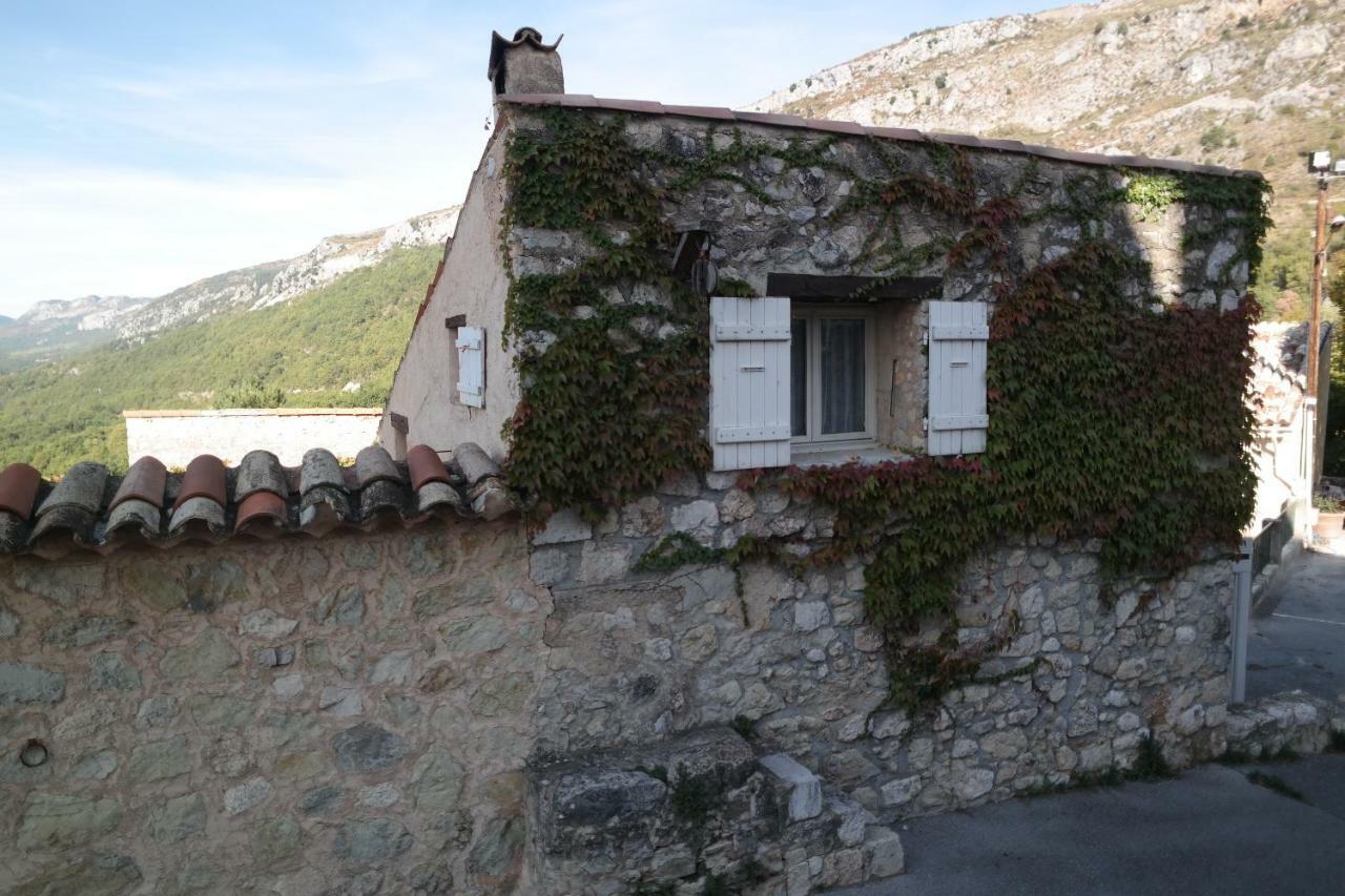 Au Pied Du Chateau غريولييه ليه نييج المظهر الخارجي الصورة